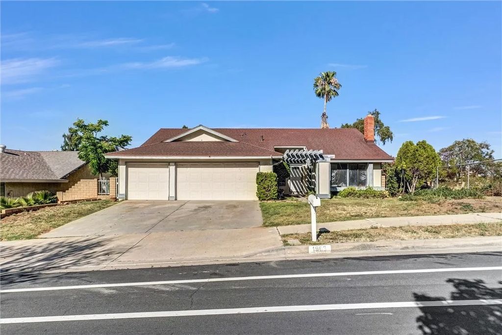 Photo of 1963 W Ontario, Corona, CA 92882 (MLS # IG26090227)