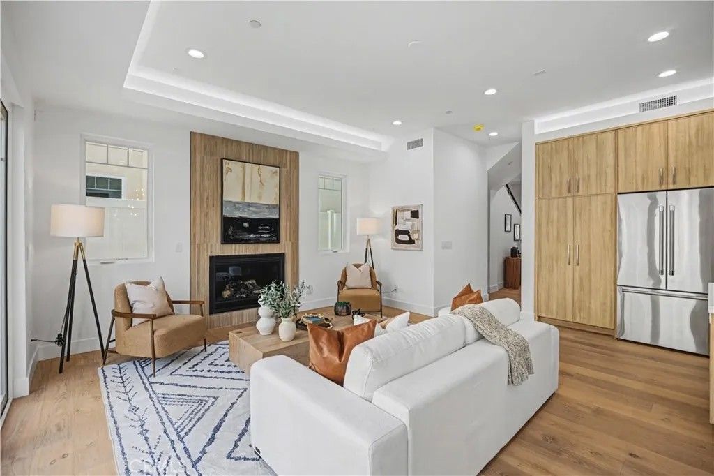 Photo of 2203 Marshalfield Ln #B, Redondo Beach, CA 90278 (MLS # SB26008616)