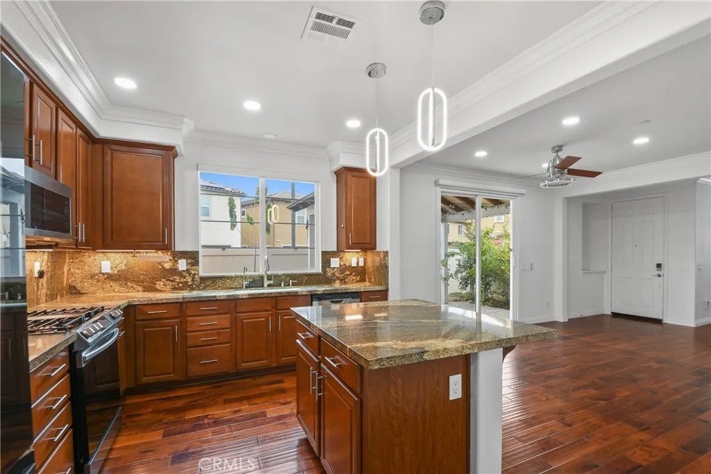 12464 Boxwood