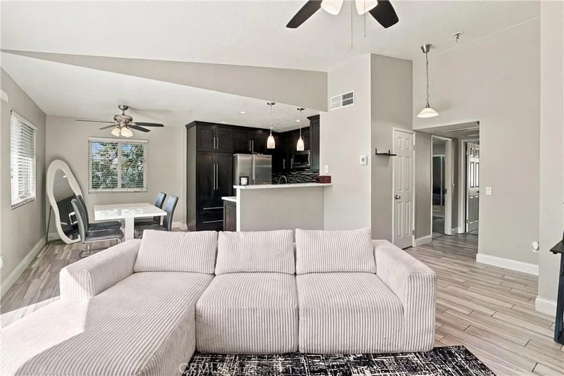 2616 Avenida del Vista B204