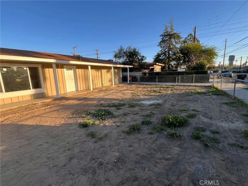 Photo of 675 S Santa Fe Avenue, San Jacinto, CA 92583 (MLS # IV26027452)