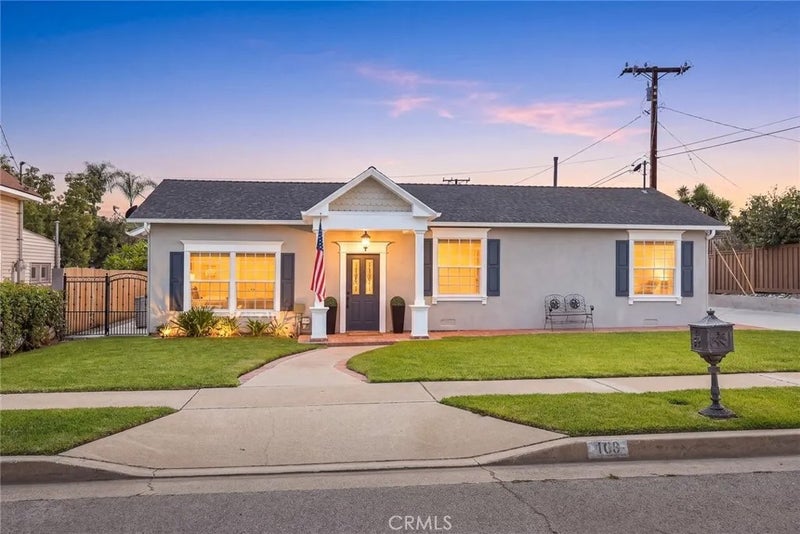 403 S Valley Center Avenue
