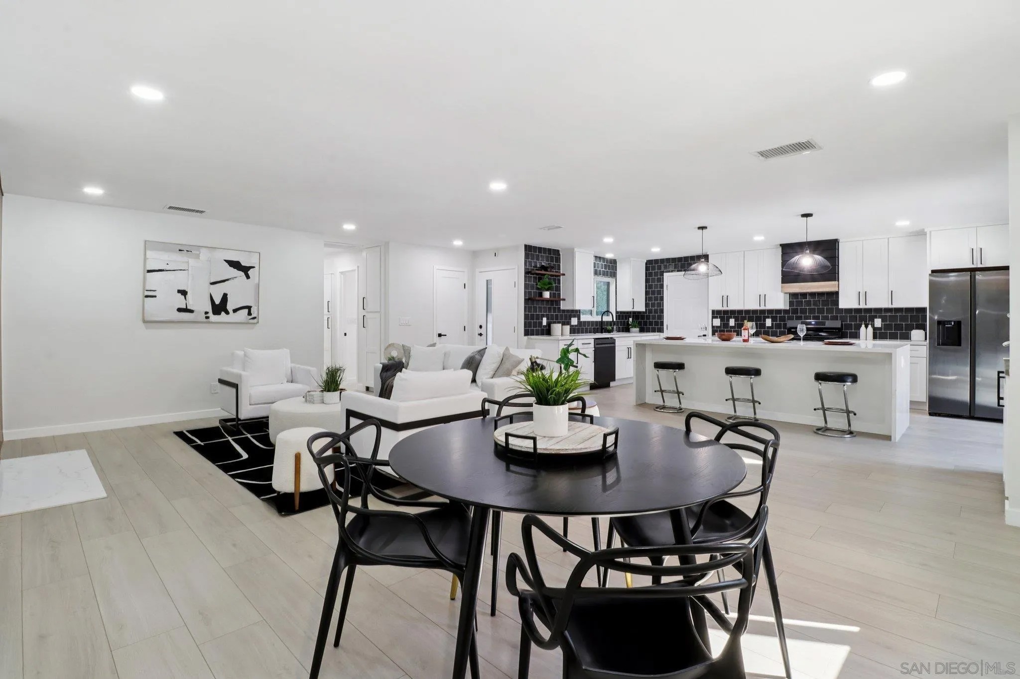 6288 Broadmoor Dr