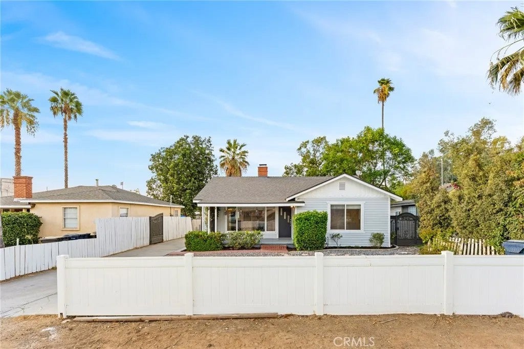 839 E Citrus