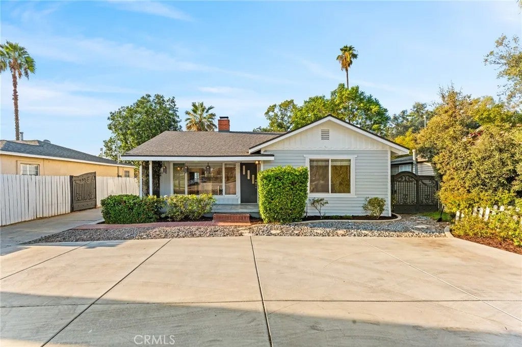 839 E Citrus