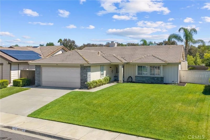 41646 Avenida De La Reina