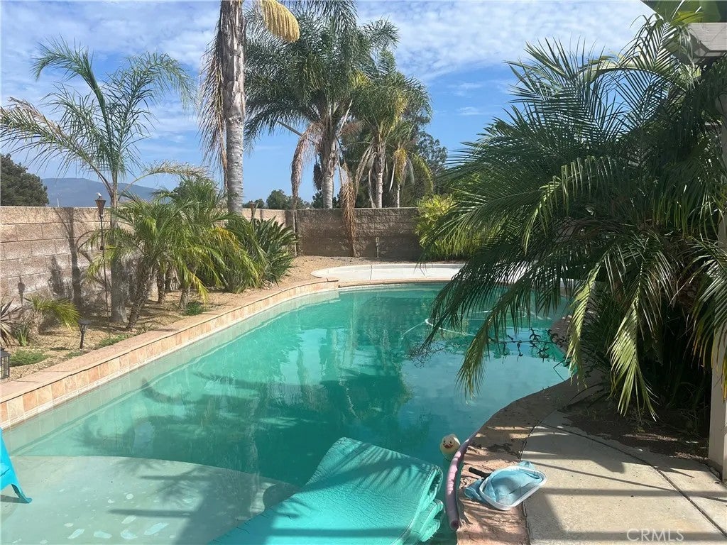 41646 Avenida De La Reina