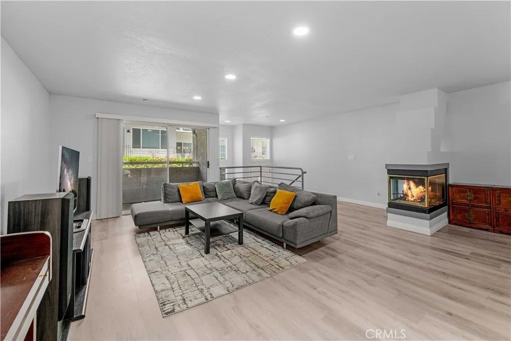 Photo of 2101 Glenada Avenue #2, Montrose, CA 91020 (MLS # CV26104026)