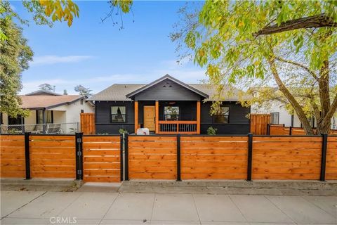 Photo of 324 E F Street, Tehachapi, CA 93561 (MLS # SR25238193)
