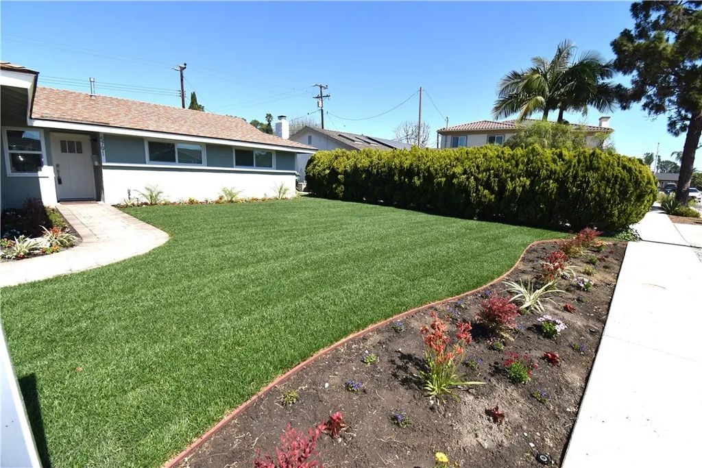 Photo of 5791 Venturi Dr, Huntington Beach, CA 92649 (MLS # PW26058244)