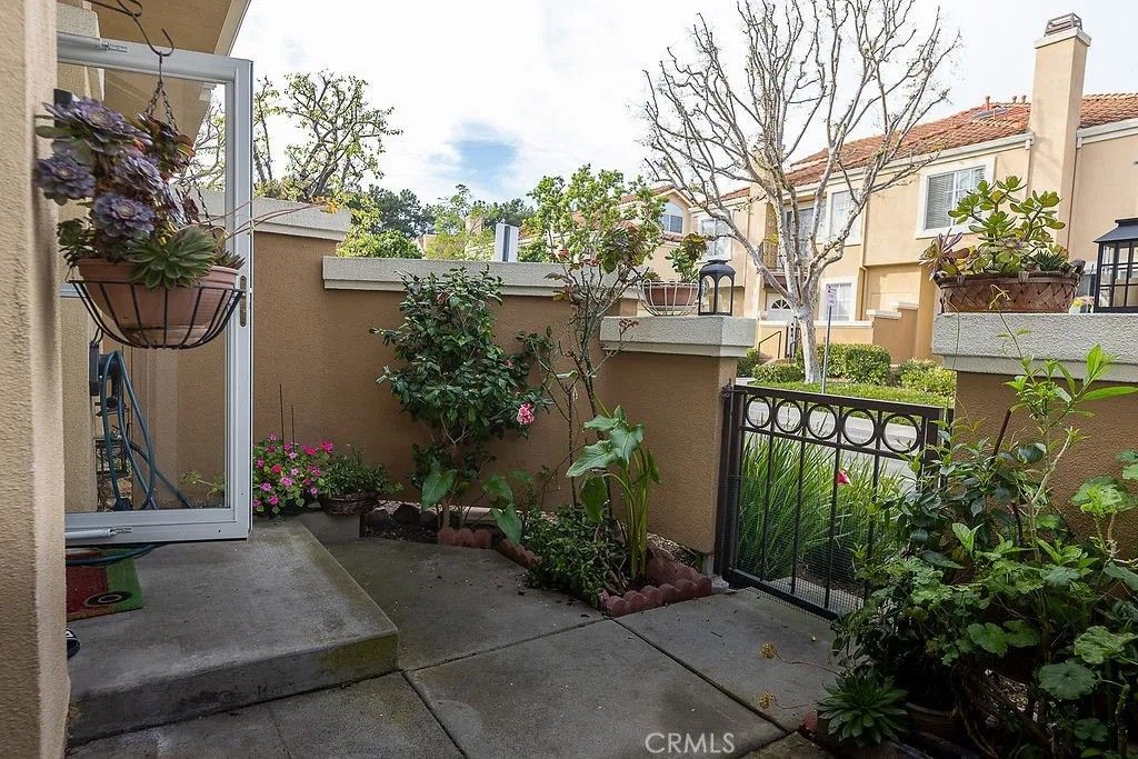 Photo of 6 Ovation Lane, Aliso Viejo, CA 92656 (MLS # SR26024332)