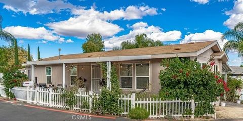 Property photo of 30000 hasley canyon rd 25, castaic, ca 91384