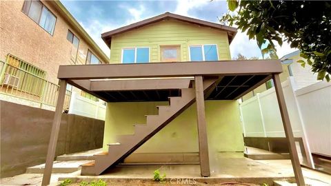 Photo of 739 W 2nd St, San Pedro, CA 90731 (MLS # CV26009991)