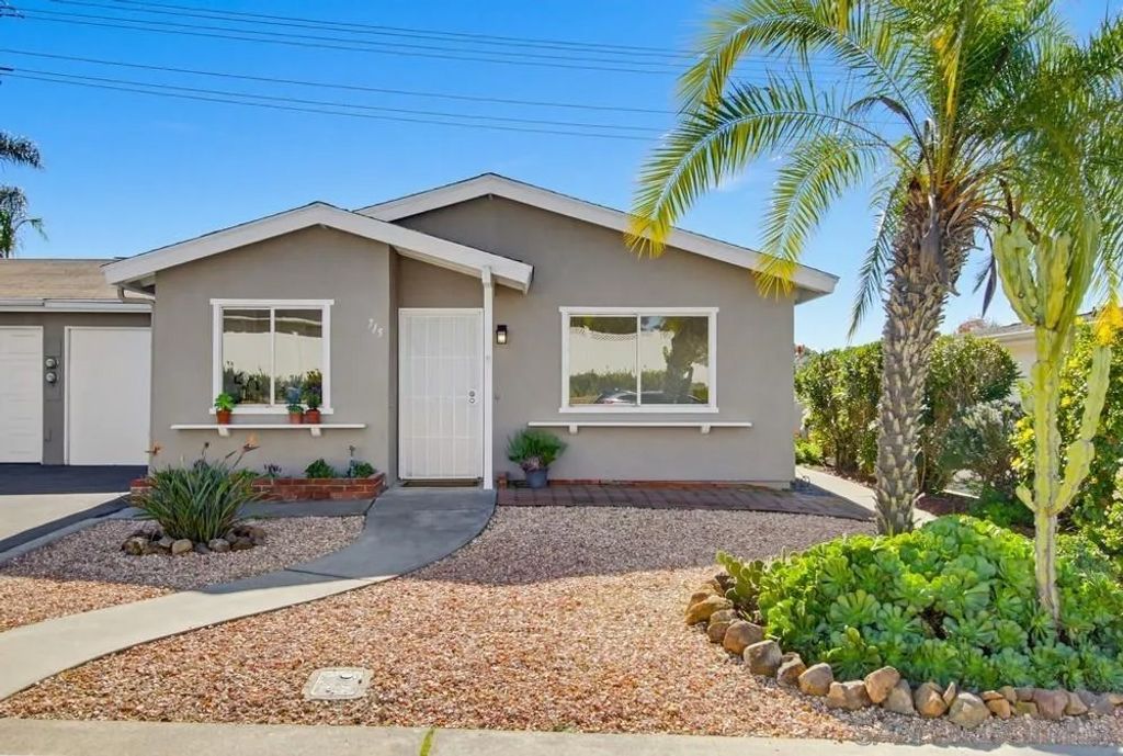 Photo of 715 Sunflower St, Encinitas, CA 92024 (MLS # 2601218)