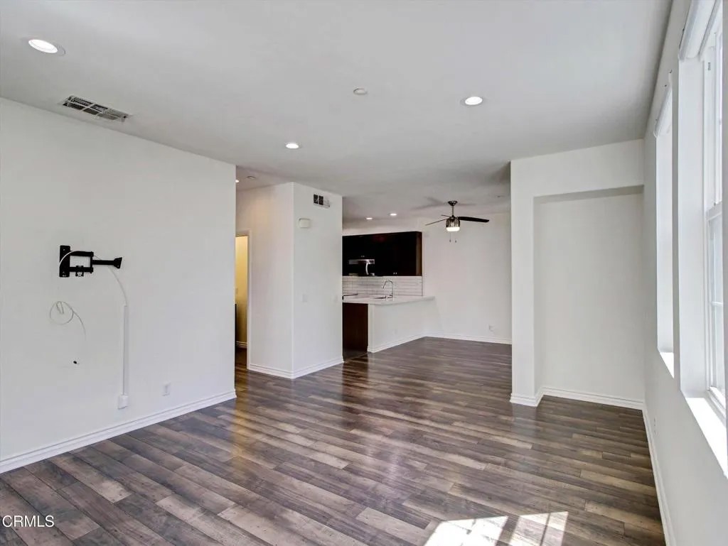 945 Acacia Lane