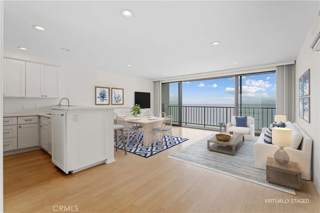 721 Esplanade 403