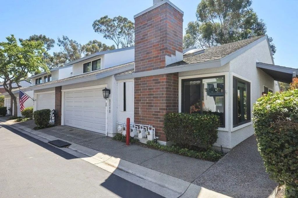 Photo of 8048 Caminito Gianna, La Jolla, CA 92037 (MLS # 260008968)