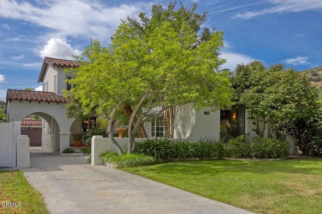 Photo of 1646 San Gabriel Avenue, Glendale, CA 91208 (MLS # P1-26896)