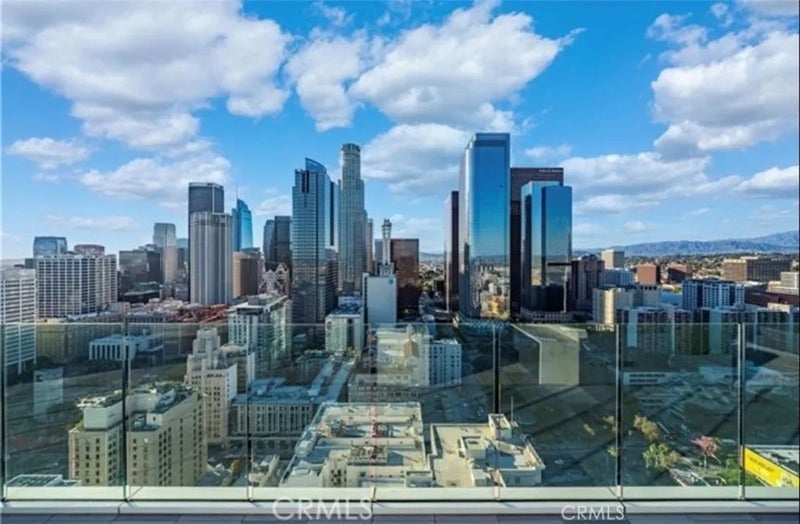 400 South Broadway South 907