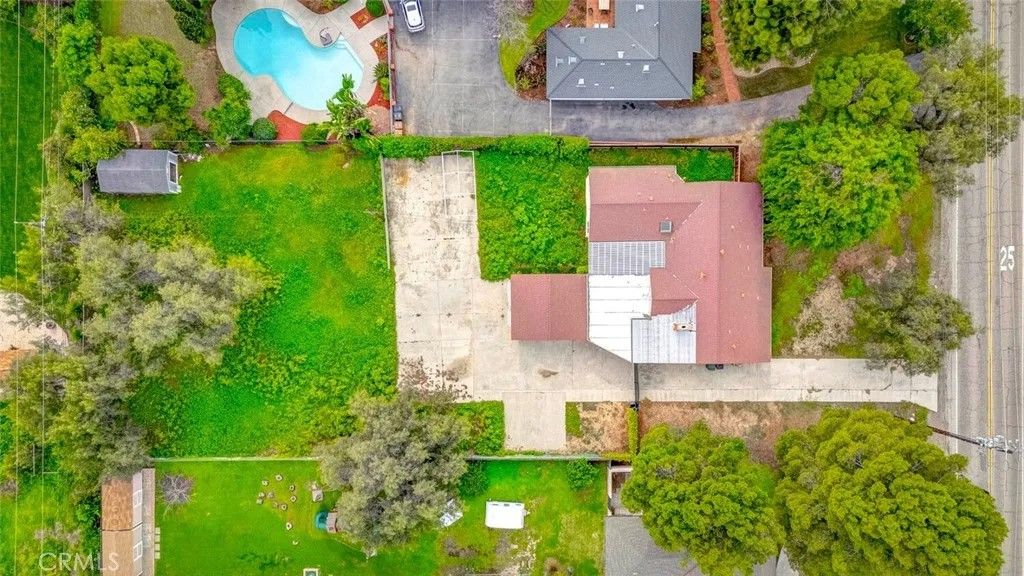 Photo of 910 W Valencia Mesa Dr, Fullerton, CA 92835 (MLS # PW26041602)