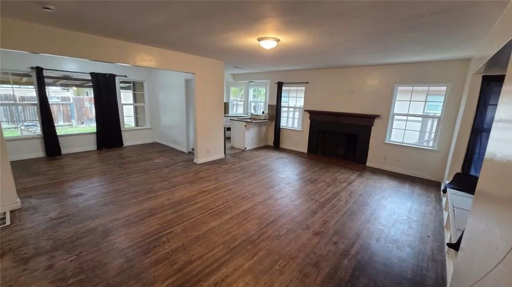 Photo of 1706 Shamrock Way, Bakersfield, CA 93304 (MLS # TR26015366)