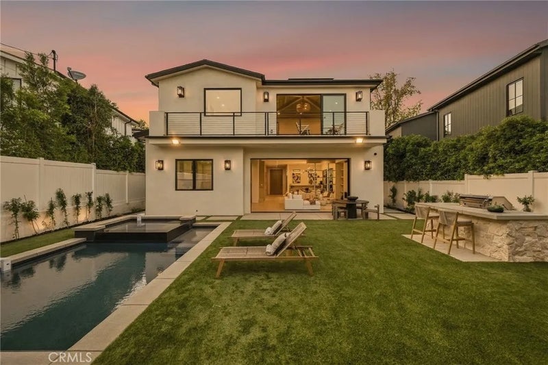 16658 Addison