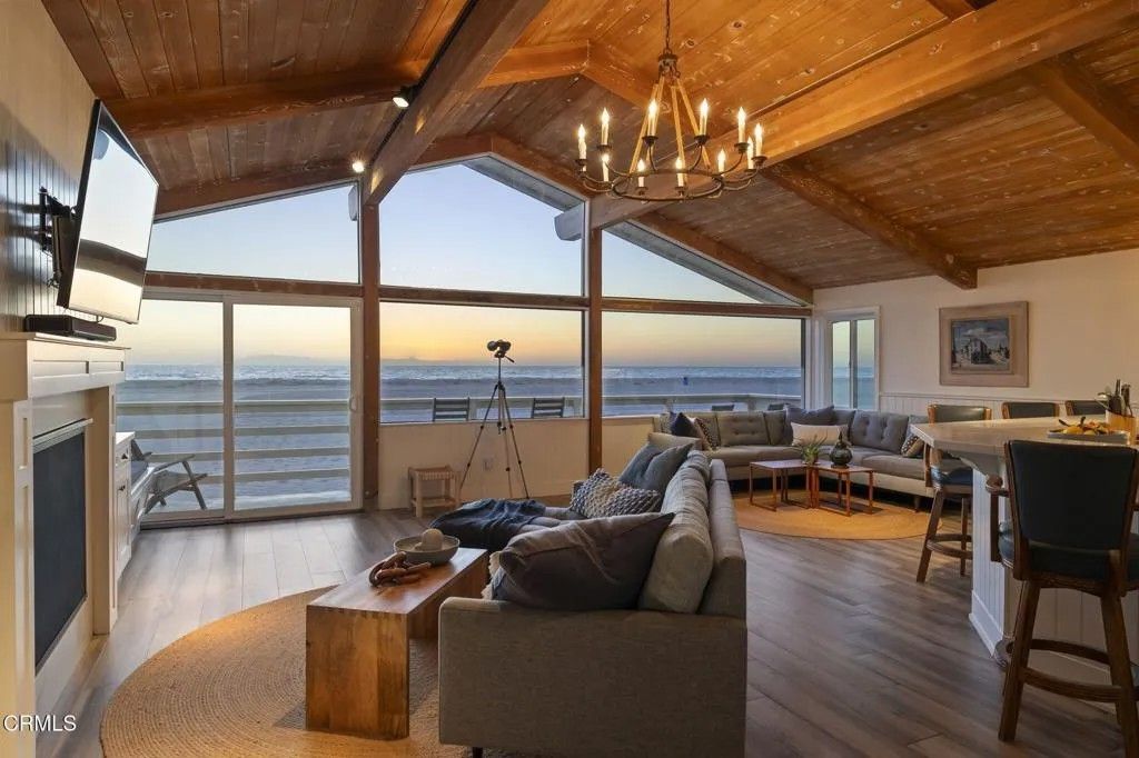 Photo of 3445 Ocean Drive, Oxnard, CA 93035 (MLS # V1-34657)