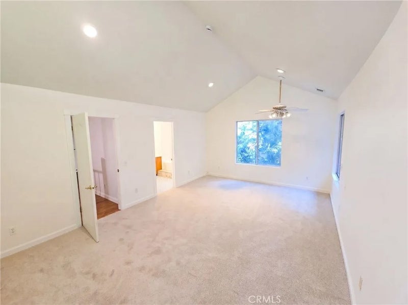 472 Brentwood