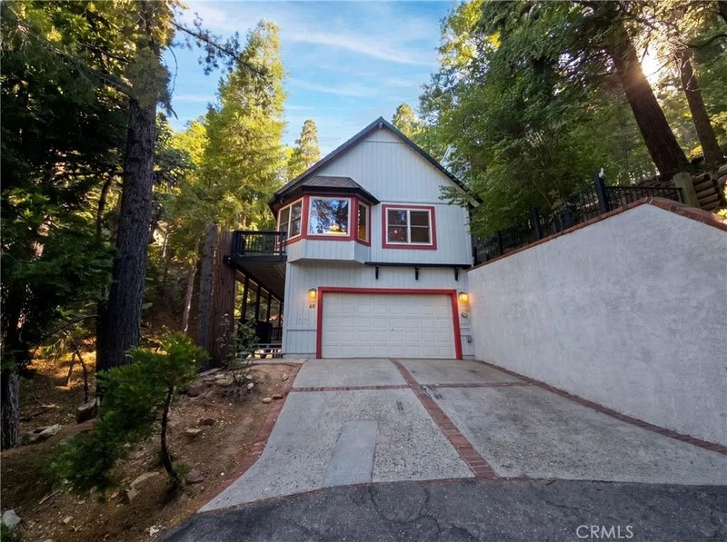 472 Brentwood