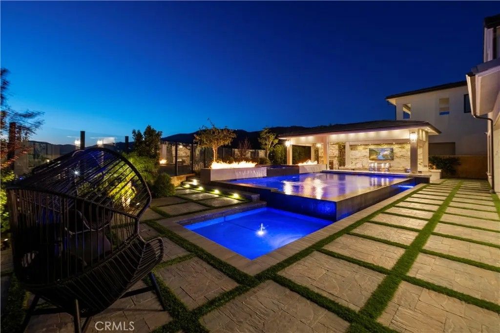 Photo of 20450 W Albion Way, Porter Ranch, CA 91326 (MLS # SR26084829)