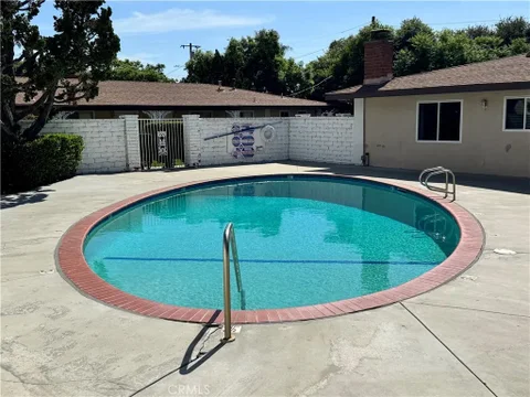 MLS: OC26183626
