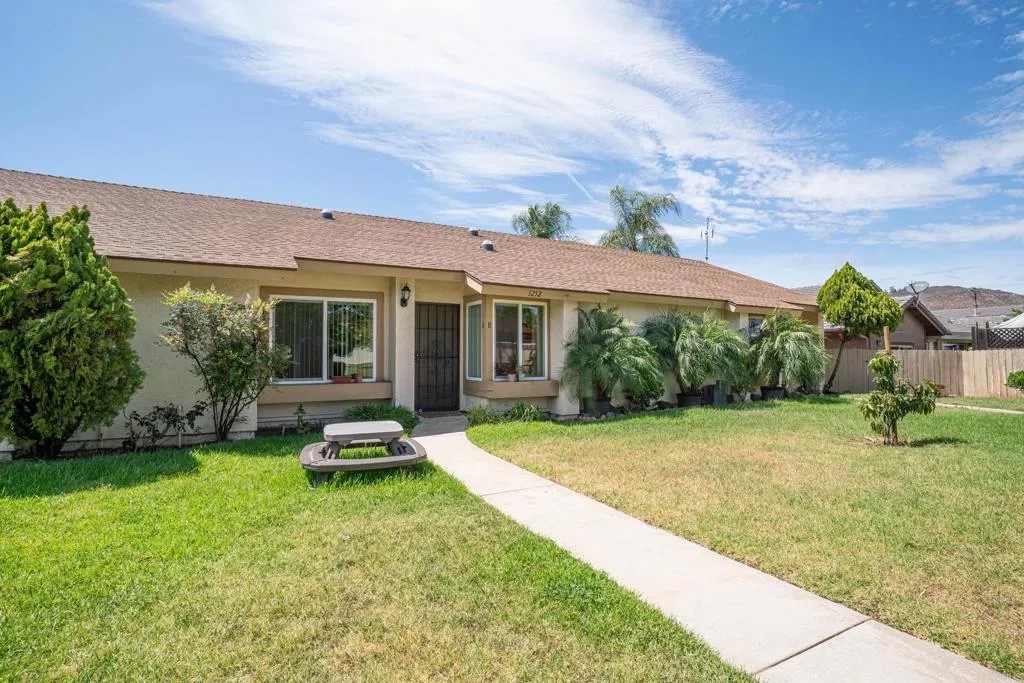 1252 Bostonia Street B