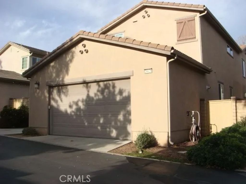 Photo of 28628 Vista Del Rio, Valencia, CA 91354 (MLS # SR26035452)