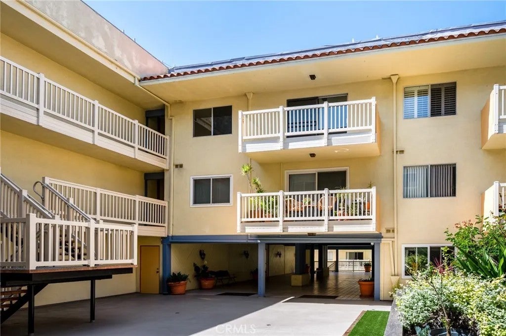 1707 Pacific Coast Highway 413