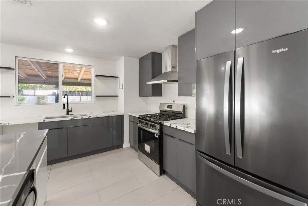 2760 E San Angelo