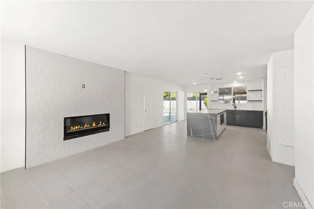 2760 E San Angelo