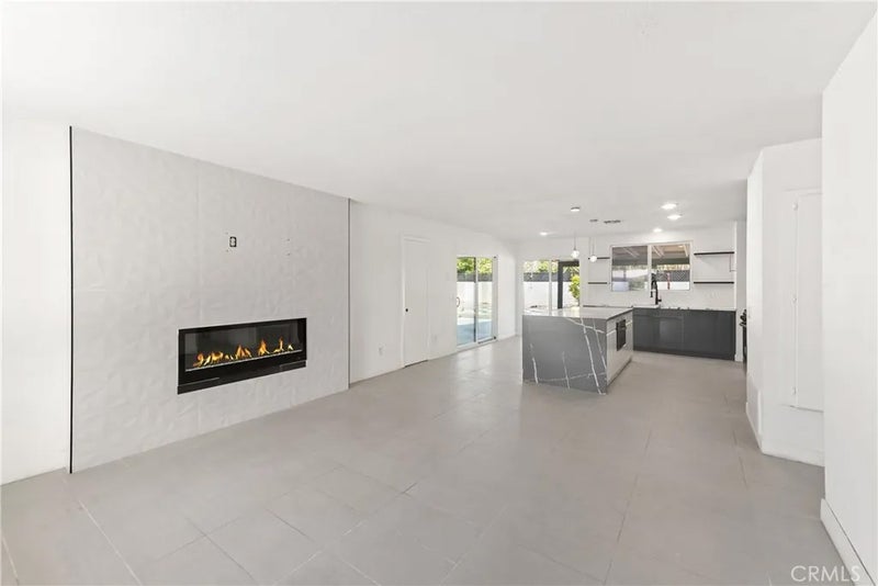 2760 E San Angelo