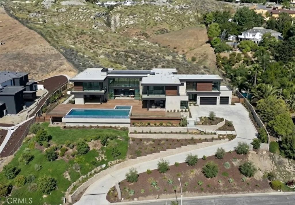 Photo of 7390 Corinthian Way, Riverside, CA 92506 (MLS # CV25272790)