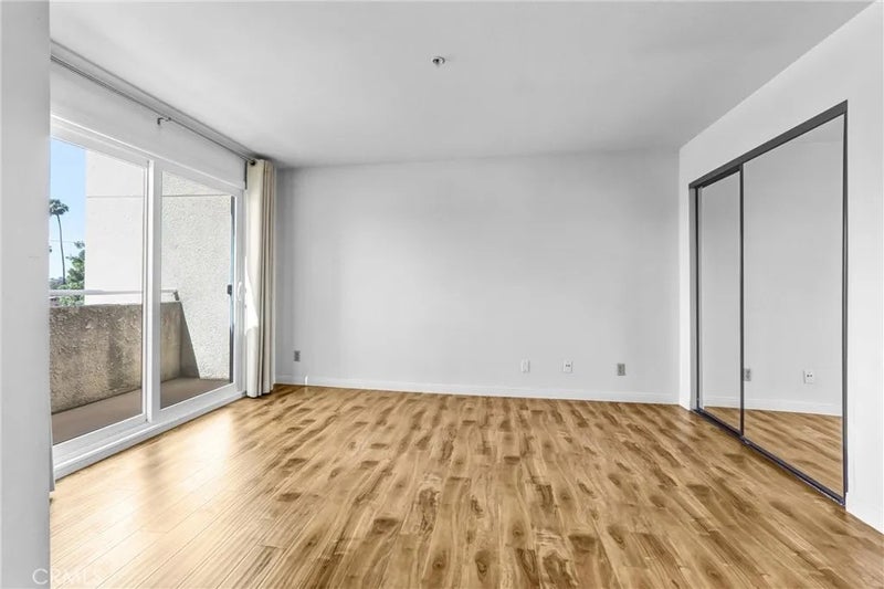 116 W Maple 33