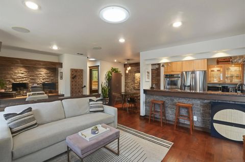 Photo of 811 Caminito Del Sol, Carlsbad, CA 92011 (MLS # 250043864)