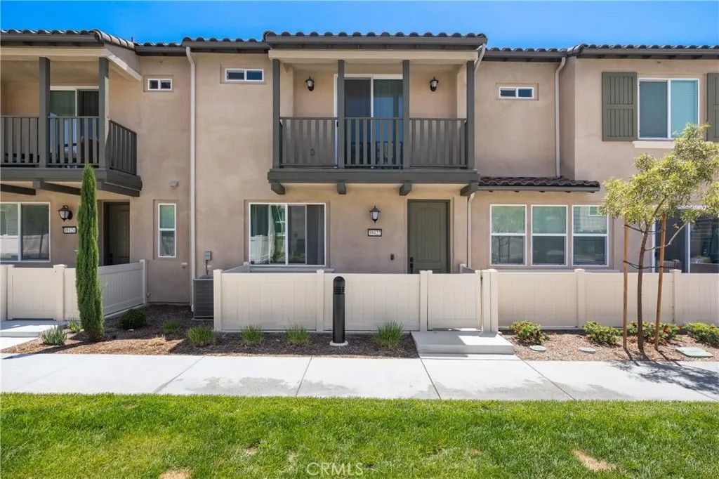 Photo of 39422 Corvina Ln, Temecula, CA 92591 (MLS # SW26095580)