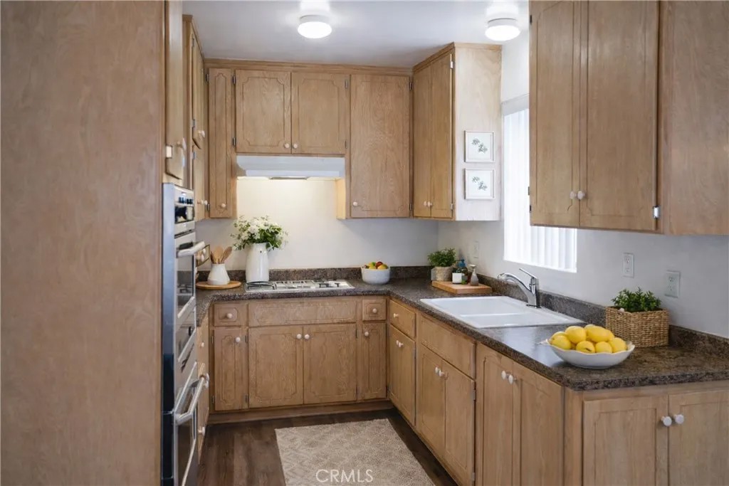 1045 S Bedford 3