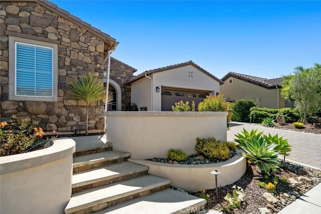 1709 Louise Lane