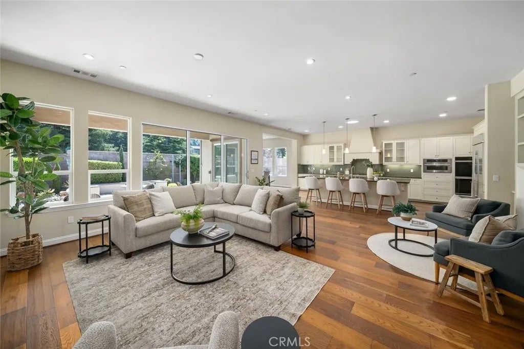 1709 Louise Lane