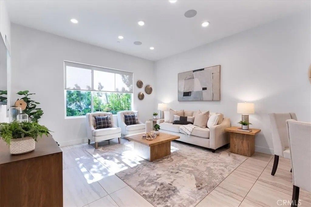 Photo of 209 Paramount, Irvine, CA 92618 (MLS # OC25272074)