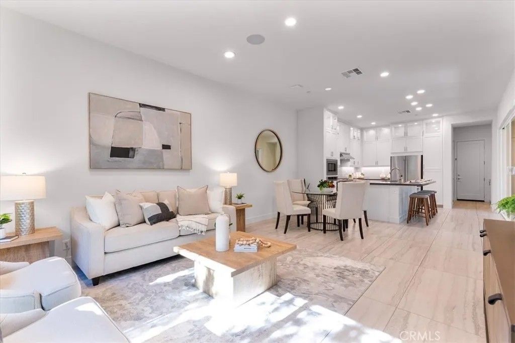 Photo of 209 Paramount, Irvine, CA 92618 (MLS # OC25272074)