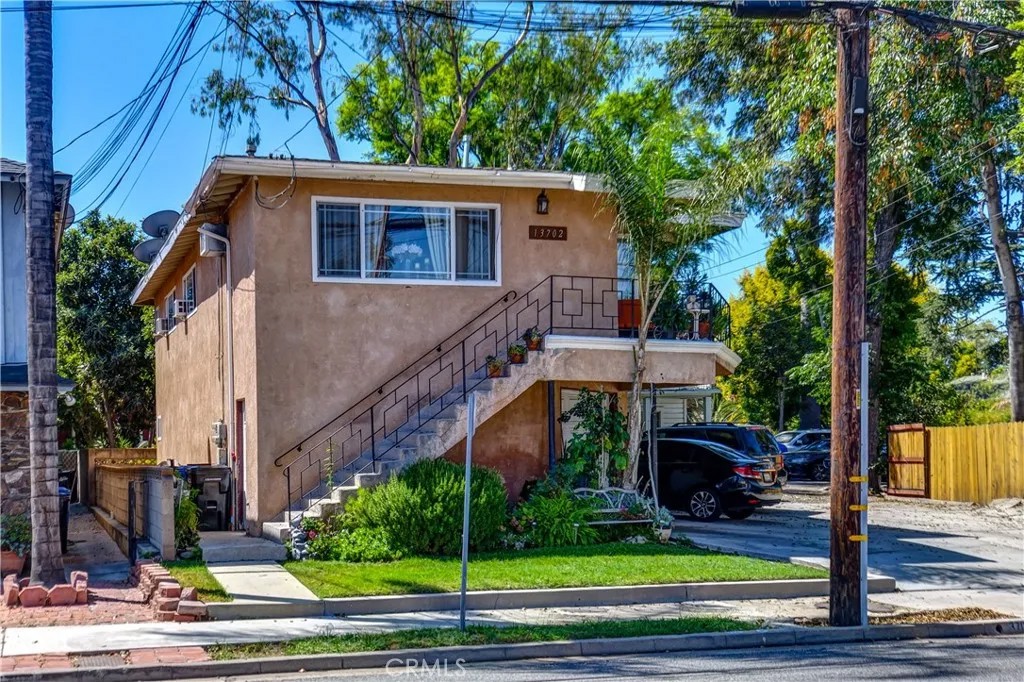 13702 Mar Vista Street