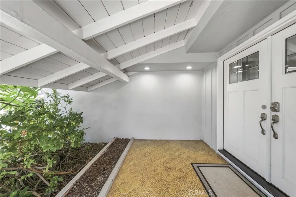 18 W Rodell Place