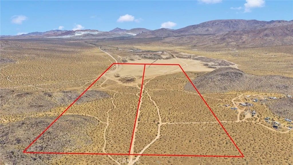 Photo of 1 Fairview Valley, Apple Valley, CA 92307 (MLS # HD26086373)