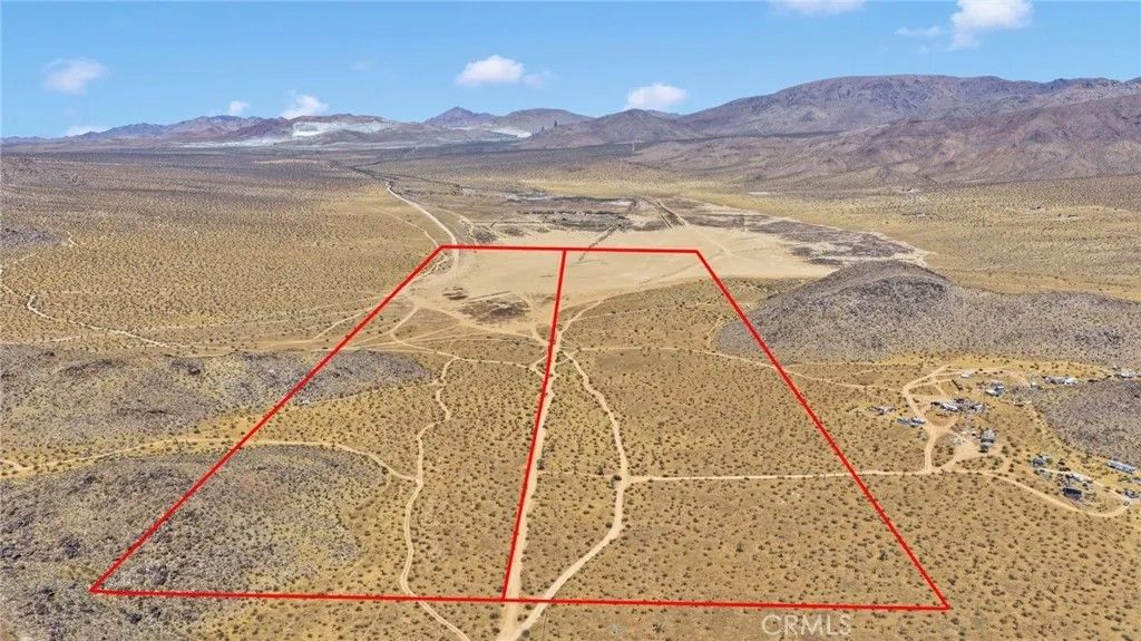 Photo of 1 Fairview Valley, Apple Valley, CA 92307 (MLS # HD26086373)